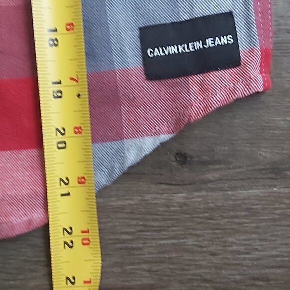 Calvin Klein Jeans Boys Size 8 (S) Red/White/Gray Plaid Button Down Shirt - Picture 7 of 10